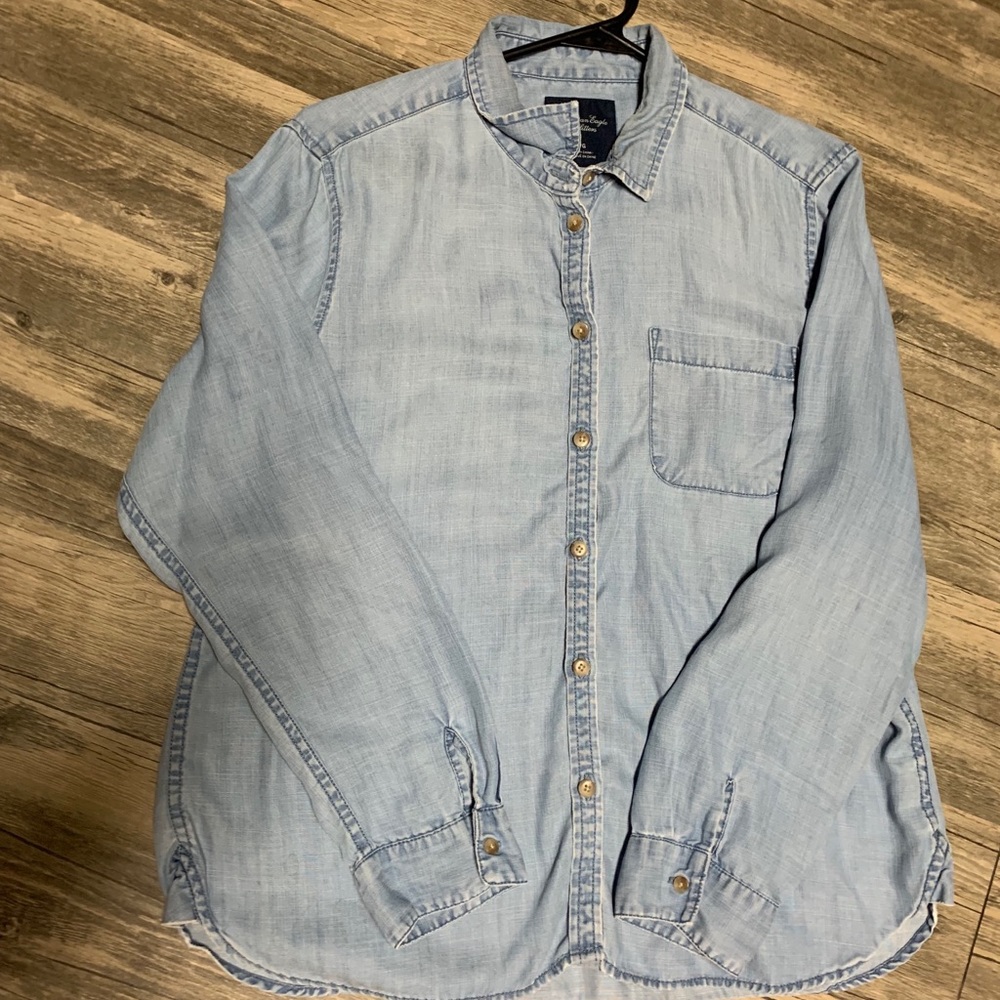 American Eagle chambray button up